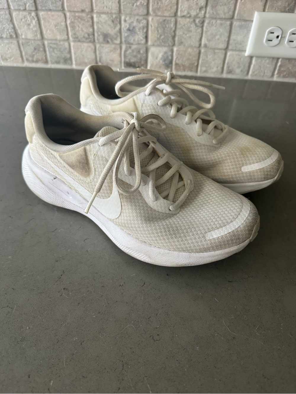 Nike Revolution 7 Women’s Running Shoes White/Cream FB2208-100 Size 7.5